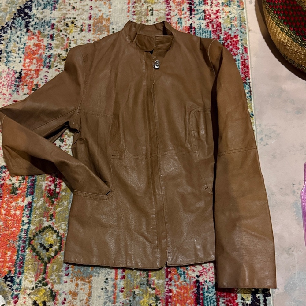 Fitted leather jacket - Picture 9 of 9